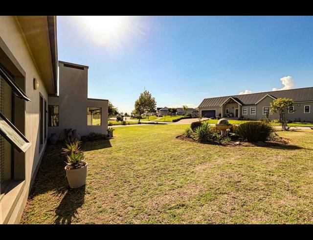 3 BEDROOM HOUSE FOR SALE IN BLUE MOUNTAIN VILLAGE